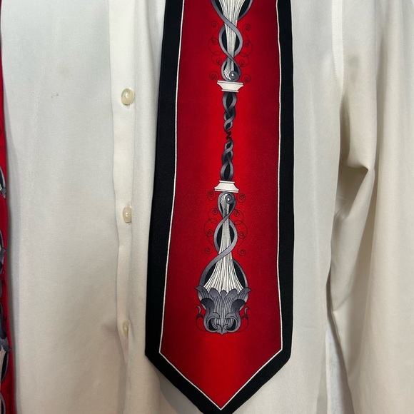 Elegant Red and Black Tie - Picture 1 of 5